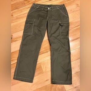 Size 34 waist- True Religion cargo pants in olive green with contrast stitching